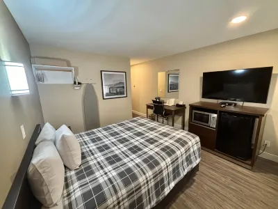 Rodeway Inn & Suites Hotels in Kamloops