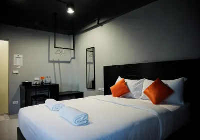 B-Black Hotel Chonburi Hotel in zona Wat Pha Sukaram