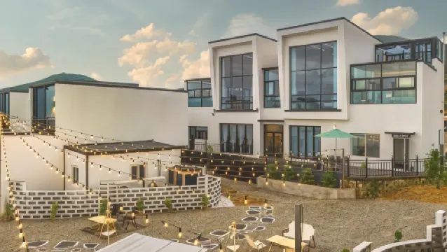 Yeosu Cave Pool Villa