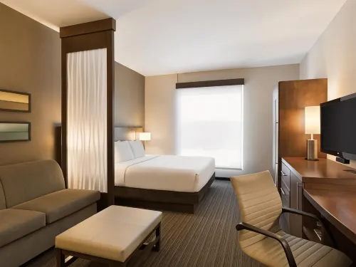 Hyatt Place San Jose Pinares Hotel di Montes de Oca