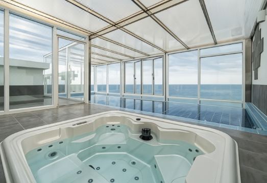 엘라포니시 호텔