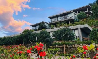 Vigolando Van Ho Resort