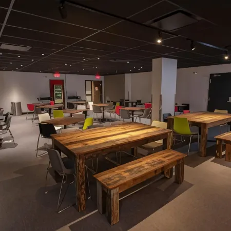 Grand Times Hotel – Aeroport de Quebec Отели рядом с достопримечательностью «Ле-Ривьер»