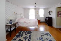 Don't miss the Pumpkin Festival weekend filled with lobster dinners and oysters