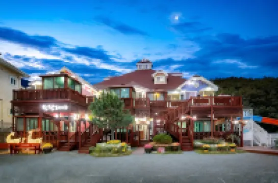 Gyeongju Finrandia Pension Hotels in 