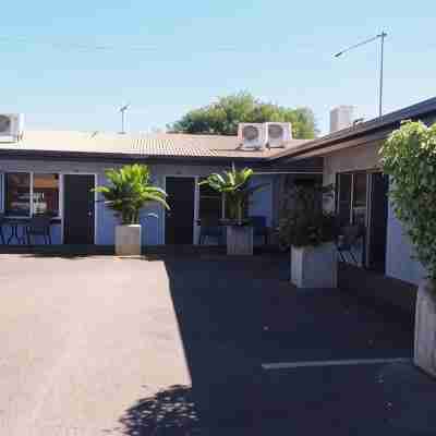 Katherine Motel Hotel Exterior