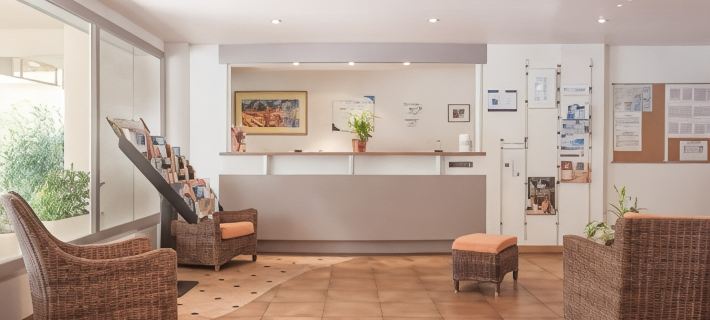 Appartement Promenade des Bains Ξενοδοχεία στην πόλη Saint-Raphael
