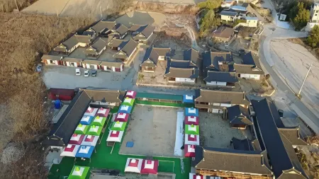 Gyeongju Hanok PEN Town Pension Отели рядом с достопримечательностью «Яндон»