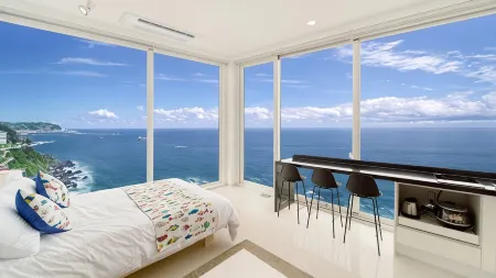 Samcheok Beach Hill Pool Villa Отели рядом с достопримечательностью «Cave Mystery Hall»