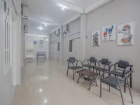 RedDoorz Near Ciputra Golf Surabaya Hotels in Krian