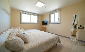 Gyeongju Luna Hills Pool Villa Pension