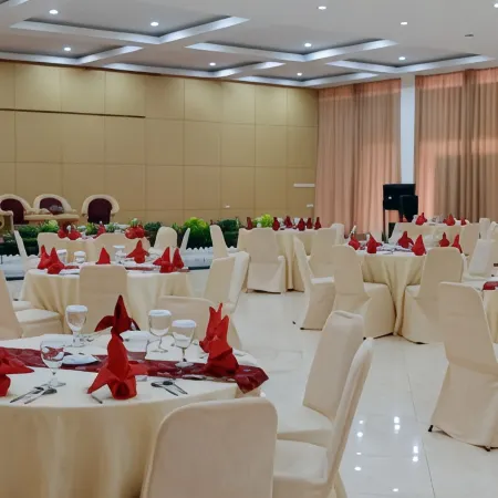 Grage Hotel Bengkulu Отели в г. Бенгкулу