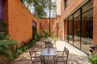 โรงแรมเมอร์เคียวแอช รีเทรโอ โรงแรมใน