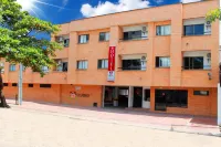 アパルタホテル ロス セレソス のホテル