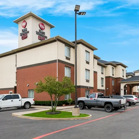 Best Western Plus Lake Dallas Inn  Suites