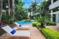 Garden Court Hatfield - Rooftop Pools