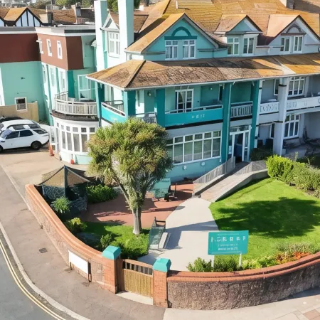 Beach Hotel Torbay B&B