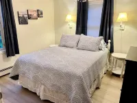 2-Bedroom Apartment in Center Southwest Harbor- "Seawall" - Homestays