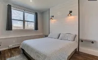 Luxury 3700 sf Home with Mountain Views, Hot Tub, Sauna, Game Room
