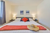 Full Kitchen - Cozy 2 Br with King Bed - Hospital & Hanford Super Close.