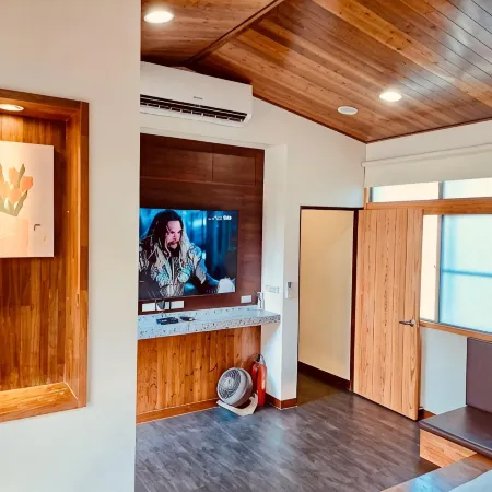 City Door Family and Pet-Friendly Entire Home