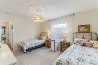 Contemporary Crystal Lake Beachfront Cottage - 4-Star