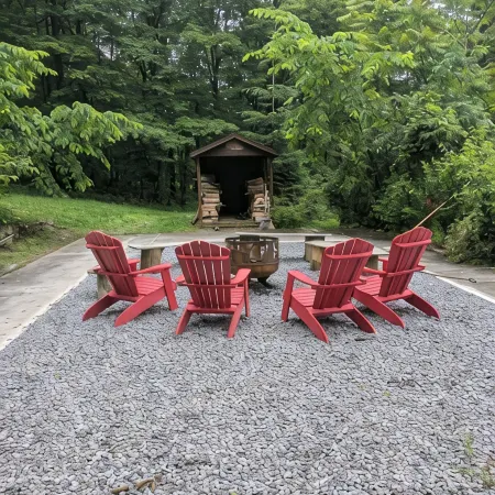 4-bedroom Rustic secluded cabin in fabulous Bedford with WiFi