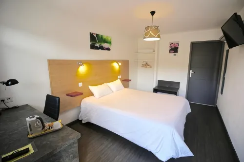 Hôtel le 15 Périgueux proximité A 89 - Pysäköinti