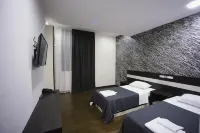 West Tower Hotel Các khách sạn ở 