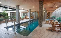 Grand Hap Hotel Solo - Pools