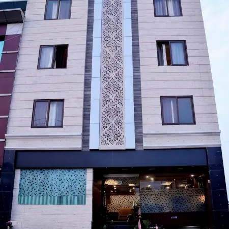 Fairvacanze Lucknow City Centre