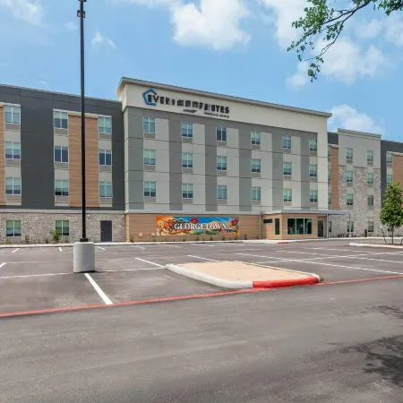 Everhome Suites Georgetown - Austin