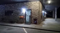 Coachman's Inn & Suites - Inns