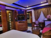 Fields Palace Hotel
