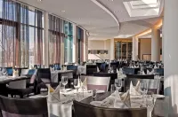 Infinity Hotel & Conference Resort Munich - С бассейном