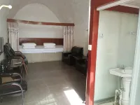Yanchuan Laocun Chang Farmhouse - parcheggio