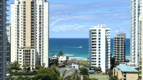 The Meriton on Main Beach in Main Beach