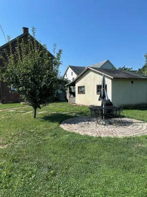 The Brick house on Lincoln-Walk to Shops, 15 Min to Gettysburg - 4-Star