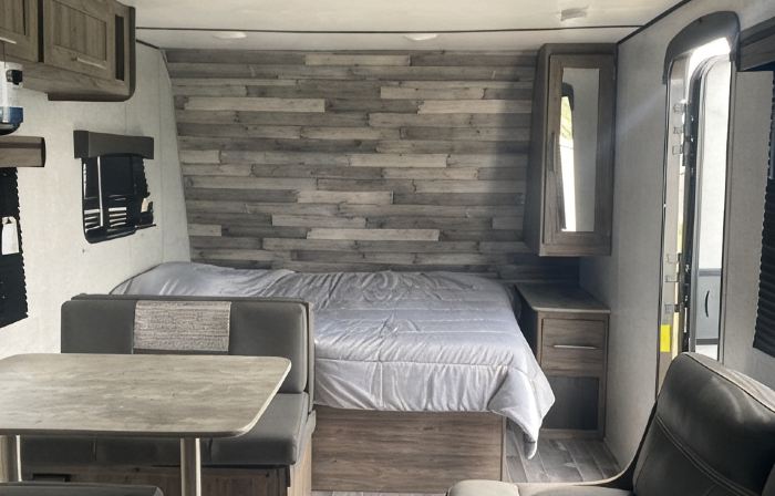 Cozy RV1 with WiFi and AC near Owyhee Reservoir, Leslie's gulch, Three Forks.