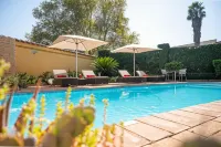 Golden Horse Hotel - Pools