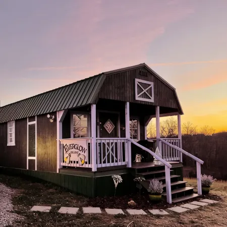 LAKE CUMBERLAND Get-a-Way! Charming House. BOAT RAMP NEARBY - Wifi - RV Hookups