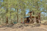 Cozy Cabin "Hygge" Getaway- Explore the Gorge