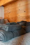 Walliswood Lodge - Rural Retreat - Newly converted, Wood Burner, Air Con, wi-fi - 2 Sao
