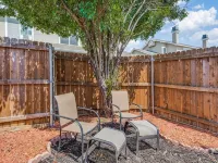 Charming 3-bedroom townhome with WiFi,AC in fabulous Frisco. Home away from home