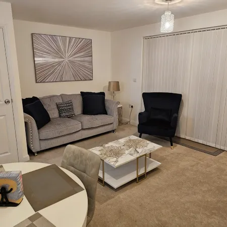 Charming & Spacious 3-Bed Family Home in Heart of Romsey