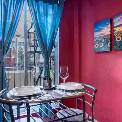 Un Espacio muy Comodo y con Estilo Dining/Meeting Rooms