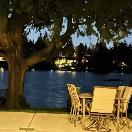 Cozy Studio 1BR, Home Lake View Full Access to Lake 6min to Airport.