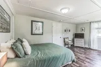 New Hope Bourbon Stop- historic home, peaceful spot in heart of Bourbon country - 3-Star