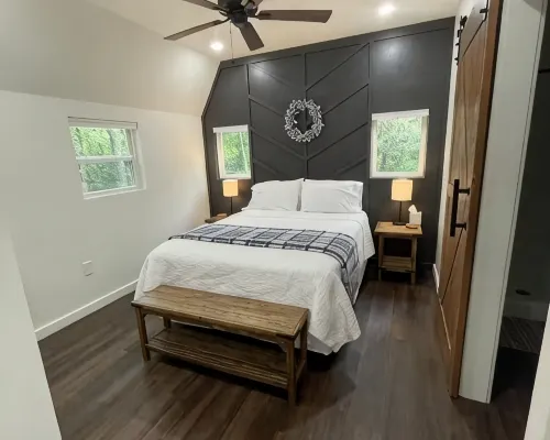 Cozy Tiny Home tucked in the woods w/ firepit Hotels in Covington County