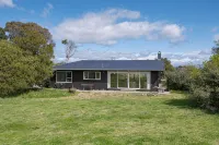Waterfront Classic Kiwi Bach Hoteles en 